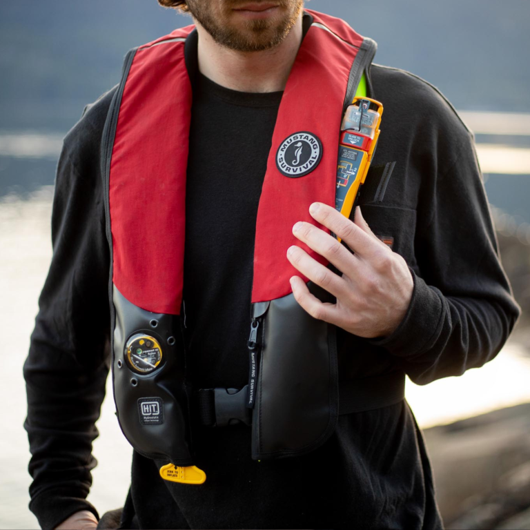 rescueME PLB3 AIS – Lifejacket Installation for Automatic Activation
