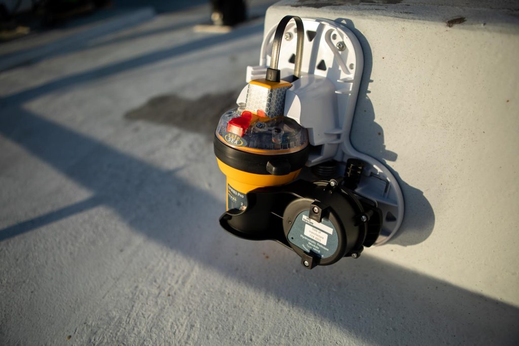 EPIRB an Deck montiert