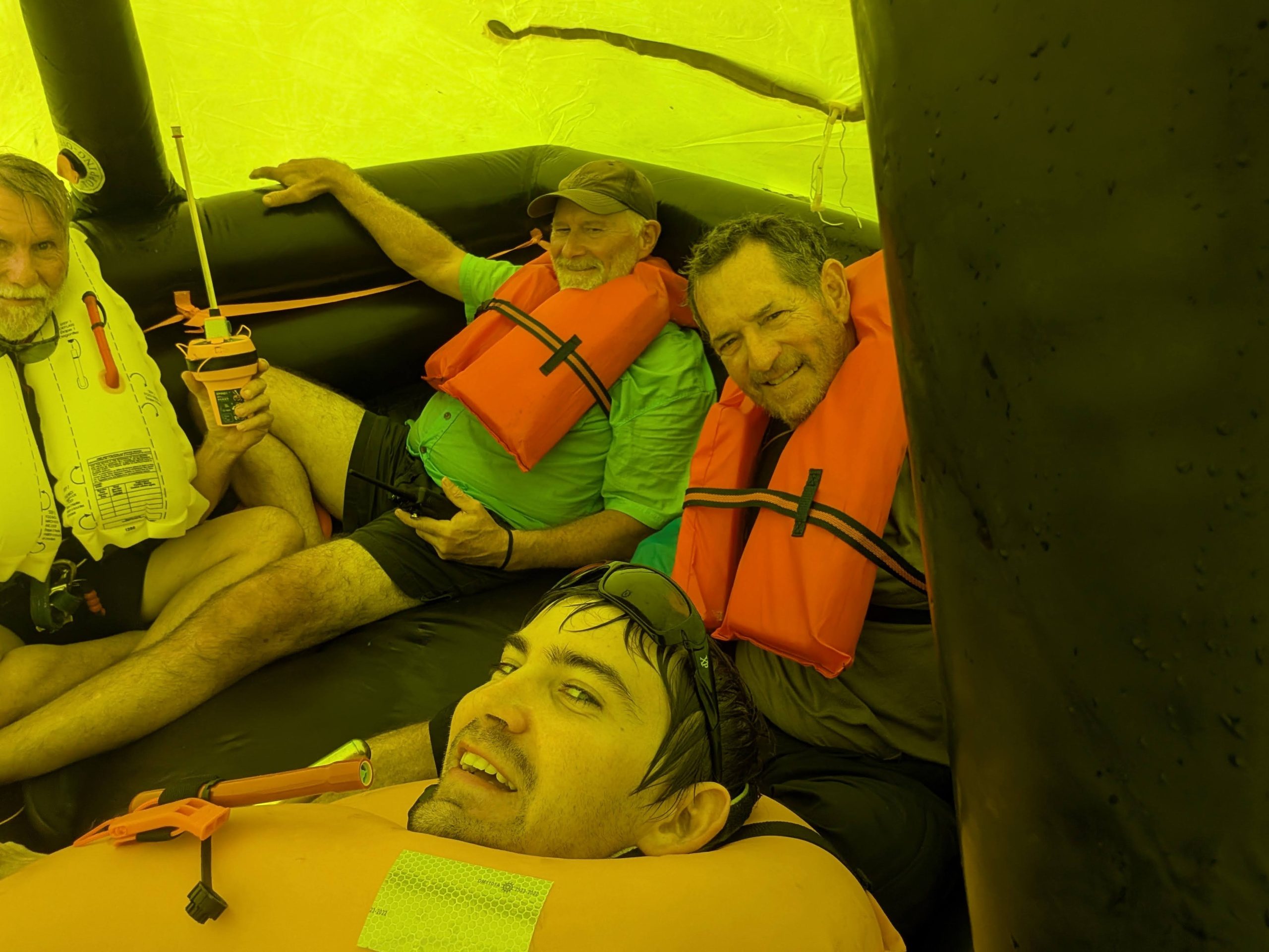 Foto gepubliceerd bij het verslag van John en David over hun door EPIRB1 ondersteunde redding tijdens het zeilen